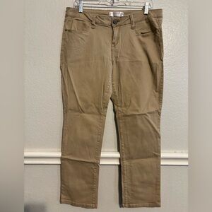No Boundaries Women’s Juniors khaki pants size 15